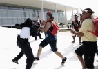 Índios protestam em Brasília contra mudança no processo de demarcação de terras - Ueslei Marcelino/Reuters