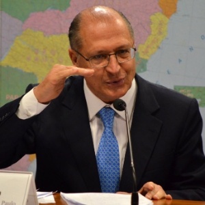 O governador de São Paulo, Geraldo Alckmin (PSDB), em audiência em comissão no Senado - http://noticias.uol.com.br/ultimas-noticias/agencia-estado/2015/07/08/nao-tem-mais-nenhum-risco-de-rodizio-em-sp-diz-alckmin.htm