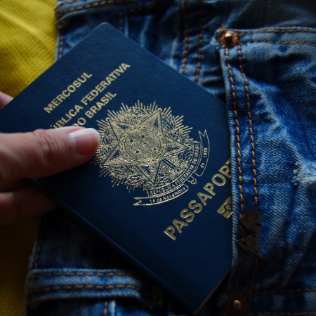 Passaporte brasileiro - Buladeviagens / iStock