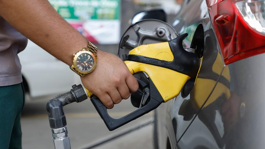 Na semana anterior, entre os dias 14 e 20 de novembro, o preço médio da gasolina tinha sido R$ 6,752 e do diesel, R$ 5,356 - Yacy Ribeiro/Fotoarena/Estadão Conteúdo