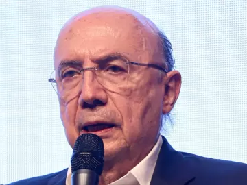 Lula não precisaria cortar gastos se tivesse mantido teto, diz Meirelles 