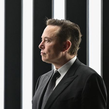 Elon Musk em foto tirada em fábrica da Tesla em Gruenheide, no sudeste de Berlim (Alemanha) - Patrick Pleul/Pool/AFP