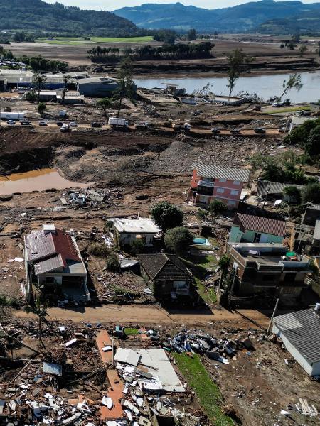 Vista aérea de Roca Sales, no Rio Grande do Sul, tirada em 15 de maio de 2024, após enchentes que devastaram a região
