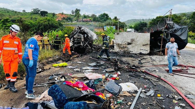 Acidente deixou mais de 30 mortos em Teófilo Otoni (MG)