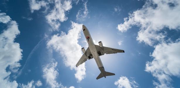 Existe hora certa para comprar passagem aérea? Diretora da Latam responde