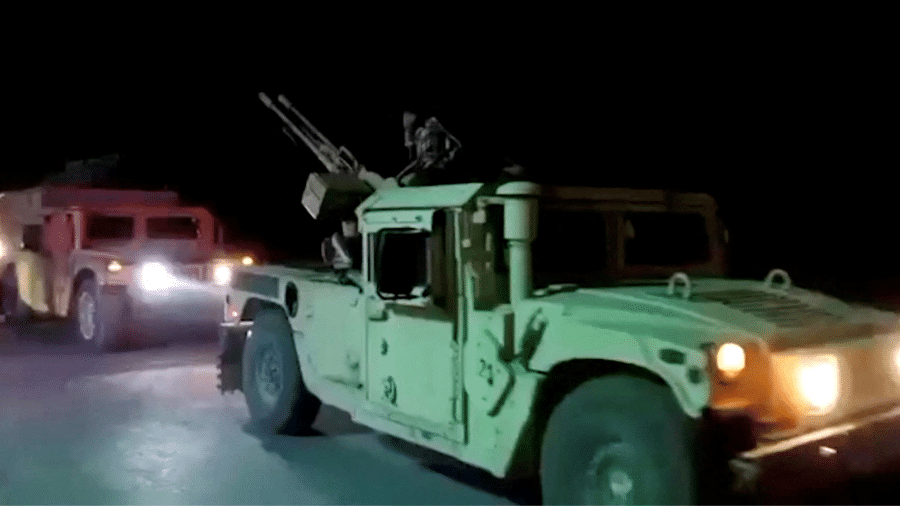 Paquistão diz que matou 274 afegãos em ataques aéreos em meio a conflito