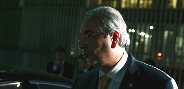 Eduardo Cunha deixa seu gabinete, em Brasília, depois de a PGR pedir seu afastamento ao STF - Pedro Ladeira/Folhapress