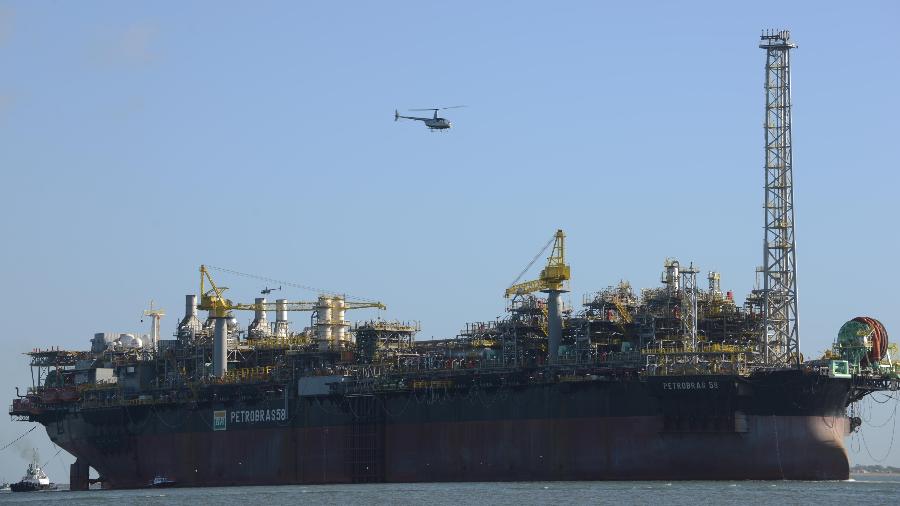 4.dez.2013 - A plataforma P-58, da Petrobras - Flávio Neves/Folhapress