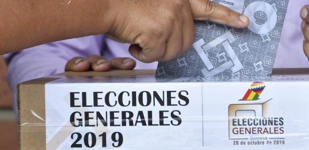 Projeção aponta 2º turno | OEA pede explicações após interrupção de apurações na eleição da Bolívia