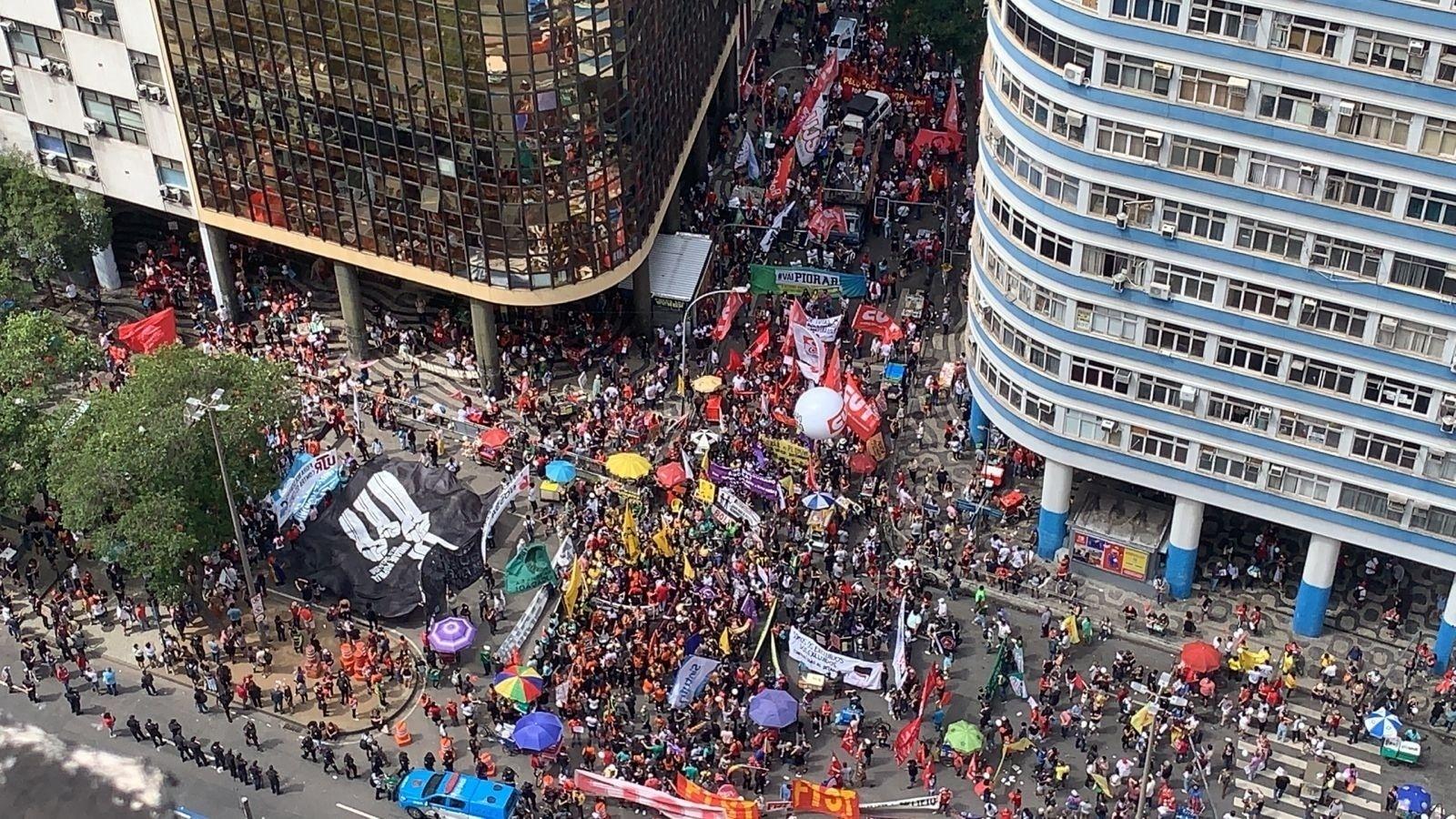 7.set.2021 - Protesto contra Bolsonaro em rua do centro do Rio de Janeiro - Reprodução
