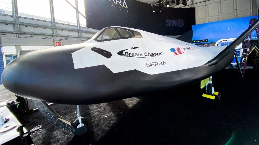 Espaçonave Dream Chaser, da Sierra Space, é exibida na CES 2022 - Patrick T. Fallon/AFP