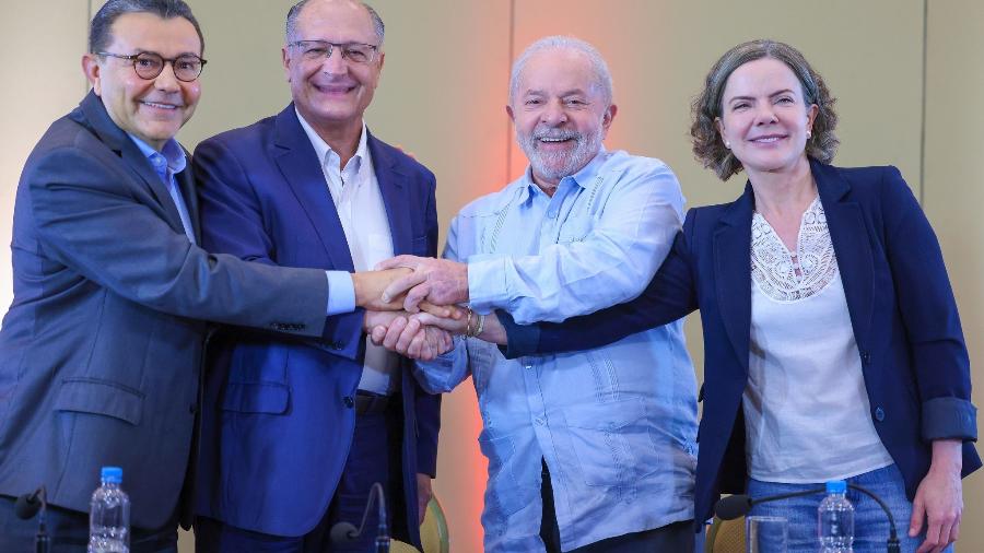 O presidente do PSB, Carlos Siqueira, o ex-governador Geraldo Alckmin (PSB), o ex-presidente Lula (PT) e a presidente do PT, Gleisi Hoffmann - Ricardo Stuckert