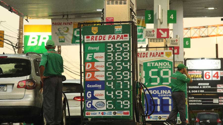 Inflação desacelerou em março puxada pelo preço da gasolina - DANIEL TEIXEIRA/ESTADÃO CONTEÚDO