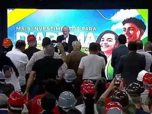 Preocupação não é canalizar todo dinheiro público para superávit, diz Lula