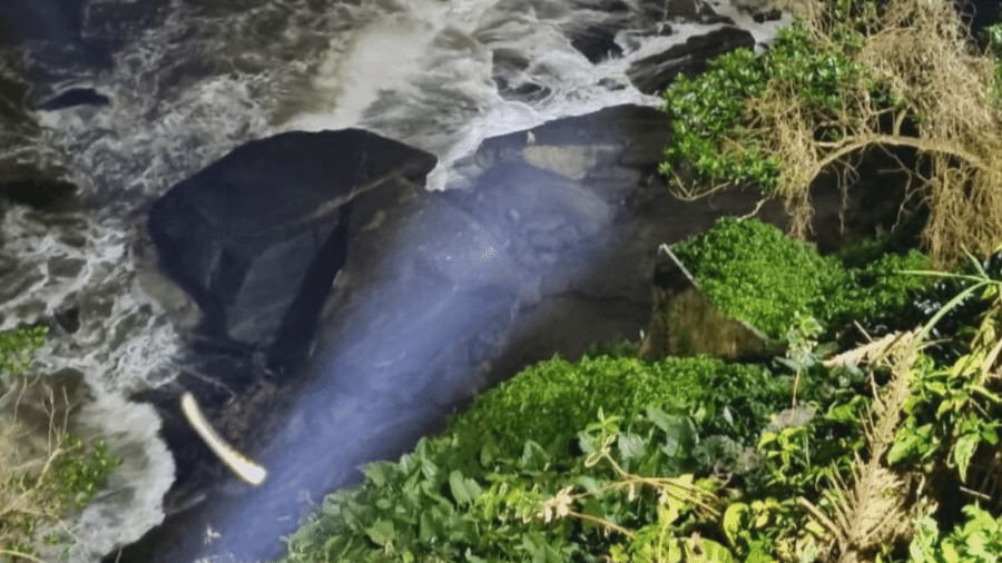 Embarcação naufragou em um ponto conhecido como 'Garganta do Diabo'