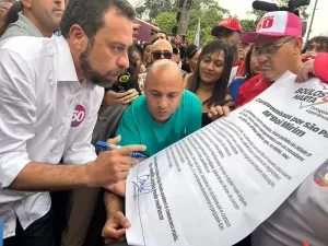 Boulos diz que vai incluir três propostas de Tabata em plano de governo