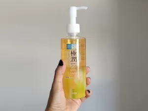 Tira make sem algodão: cleansing oil Hada Labo é caro, mas vale o hype 