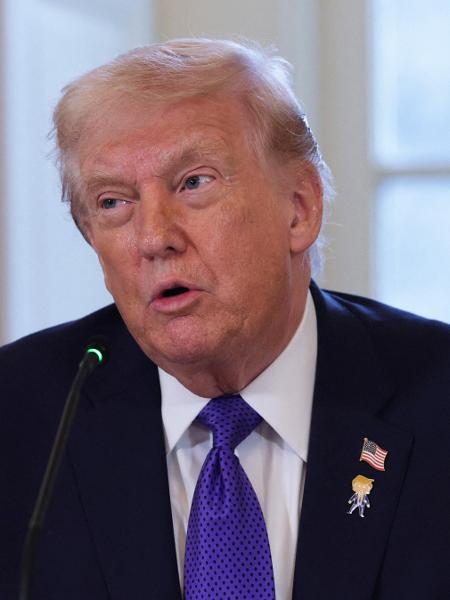 Trump pede que México intensifique esforços contra cartéis do narcotráfico