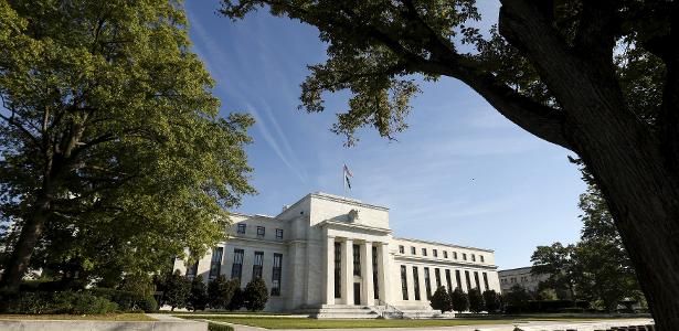 Banco Central dos EUA admite elevar juros se inflação não cair, mostra ata