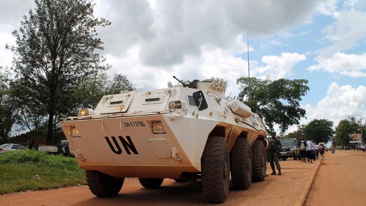Blindado da ONU circula em Beni, na República Democrática do Congo - AFP