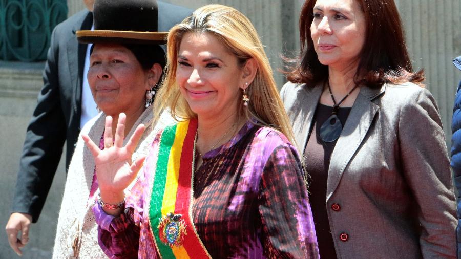 Presidente interina da Bolívia Jeanine Añez comparece a cerimônia em La Paz - Manuel Claure/Reuters