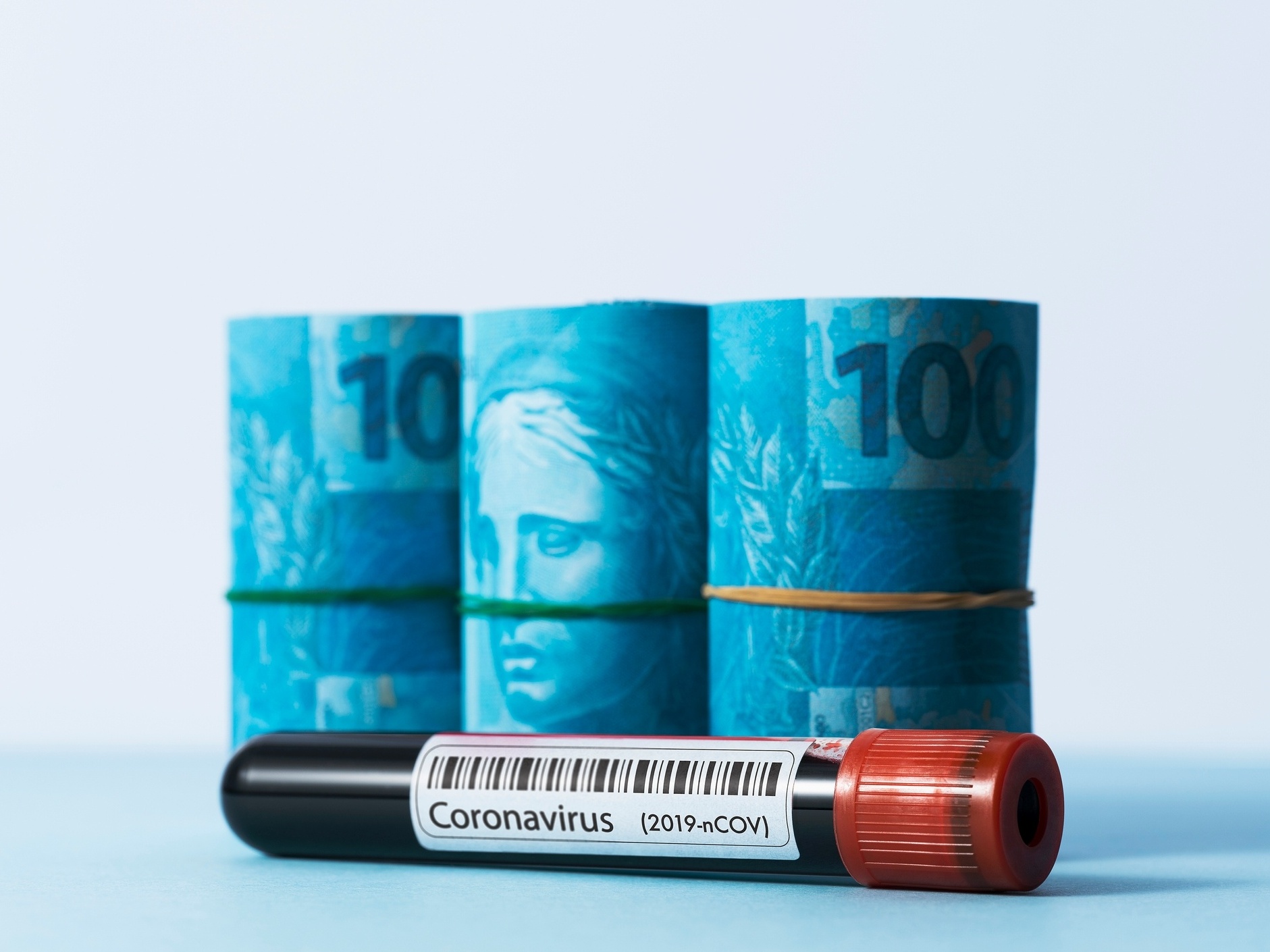 A crise raspou seu cofrinho para emergências? Saiba poupar tudo de novo