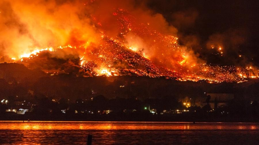 Incêndio florestal de grandes proporções na Califórnia - Kevin Key / Slworking/Getty Images