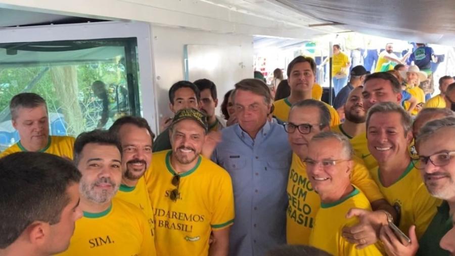 7.set.2021 - Jair Bolsonaro posa com Silas Malafaia, Marco Feliciano e pastores em ato na avenida Paulista - Reprodução