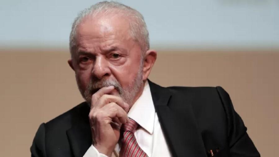 O presidente Lula terá que lidar com o preço da gasolina nos próximos meses - EPA