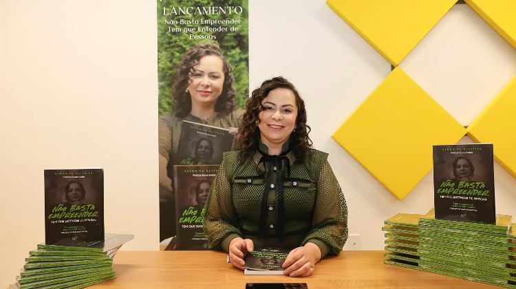Verônica Oliveira lançou em agosto um livro dando dicas de como empreender nos EUA