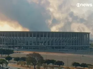 Incêndio de grandes proporções atinge Parque Nacional de Brasília