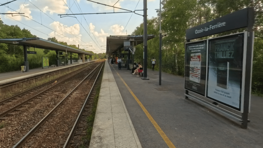 Estação de trem Ozoir-La-Ferrière, na França