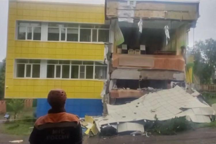Prédio destruído após terremoto atingir a região de Kamchatka, na Rússia Prédio destruído após terremoto atingir a região de Kamchatka, na Rússia