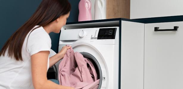 Por que colocar sal na máquina de lavar? Truque caseiro tem base científica