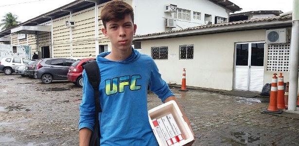Leonardo Ângelo, 19, que tem diabetes tipo 1, toma insulina há seis anos e reclama da escassez de seu remédio na Paraíba - Colaboração para o UOL