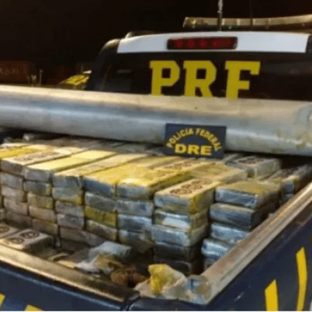 Dentro de caminhão-tanque na região metropolitana de Curitiba foi encontrada meia tonelada de cocaína - Divulgação/PRF