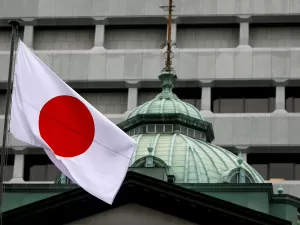 Bolsa e câmbio: decisão no Japão faz dólar subir no Brasil