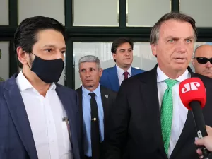 Bolsonaro virou sargento Garcia de Ricardo Nunes, o falso Zorro