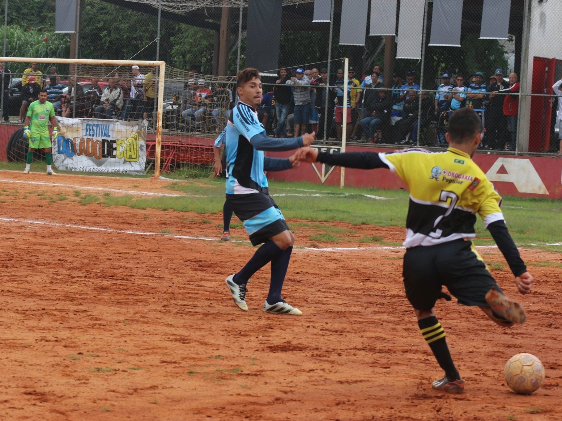 Jogos de futebol de várzea ganham lives nas redes das mídias comunitárias -  22/07/2022 - UOL TILT