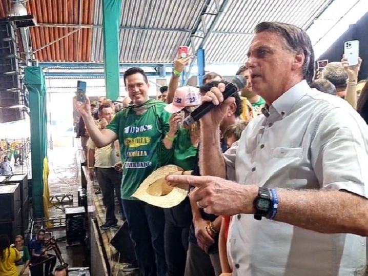 Bolsonaro teve maior votação em cidades com mais evangélicos - 15/10/2022 -  UOL Eleições