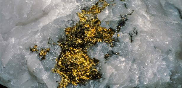 Terremotos podem estar por trás da formação de grandes pepitas de ouro