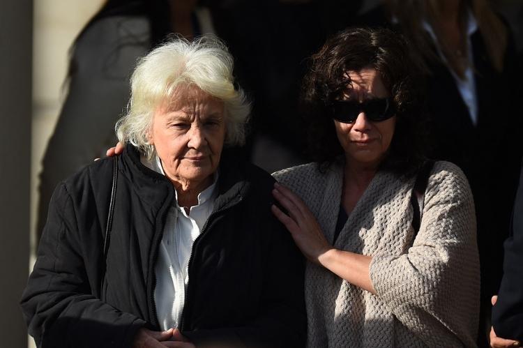 A primeira-dama do Uruguai, Laura Alonsoperez, conforta Lucia Topolansky, ex-vice-presidente do Uruguai e esposa de Pepe Mujica A primeira-dama do Uruguai, Laura Alonsoperez, conforta Lucia Topolansky, ex-vice-presidente do Uruguai e esposa de Pepe Mujica