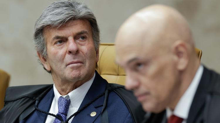 Luiz Fux e Alexandre de Moraes durante sessão plenária do STF
