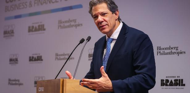 'Juros vão ter que cair, apesar da pressão dos bancos', diz Haddad