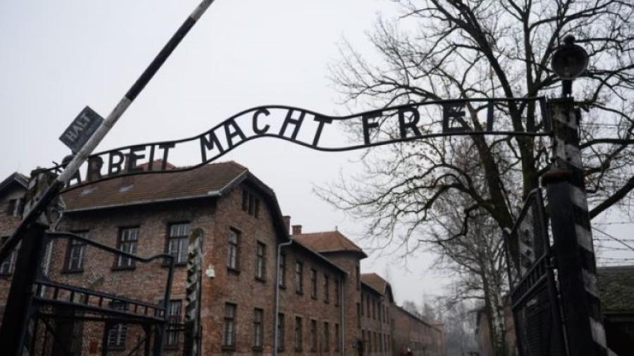 O Museu de Auschwitz repudiou a atitude dos usuários da plataforma que "imitam" vítimas - Getty Images