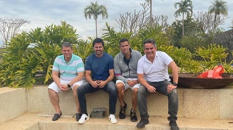 Campos Neto (de cinza) compareceu a churrasco com ministros de Bolsonaro, em 2021