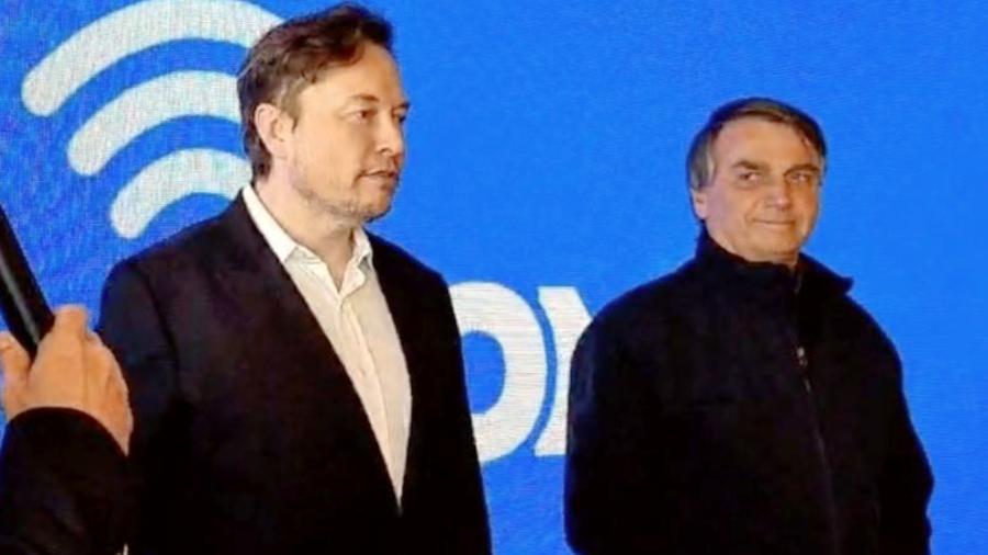 Bolsonaro ao lado do bilionário Elon Musk  - Reprodução