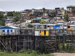 Das 20 maiores favelas, metade está na Amazônia - e por que isso preocupa