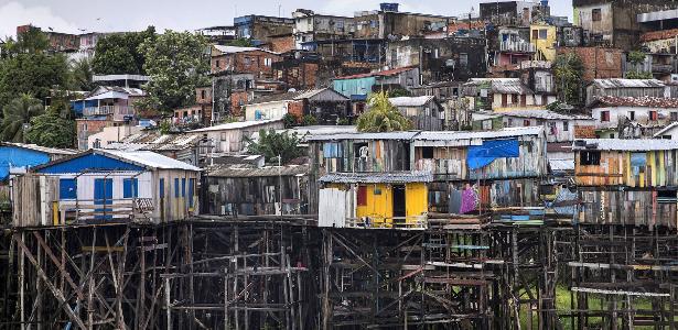 Favela em Manaus, cidade que teve o maior aumento de área ocupada por esses aglomerados no país