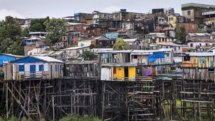 Favela em Manaus, cidade com maior aglomerados habitacionais do país